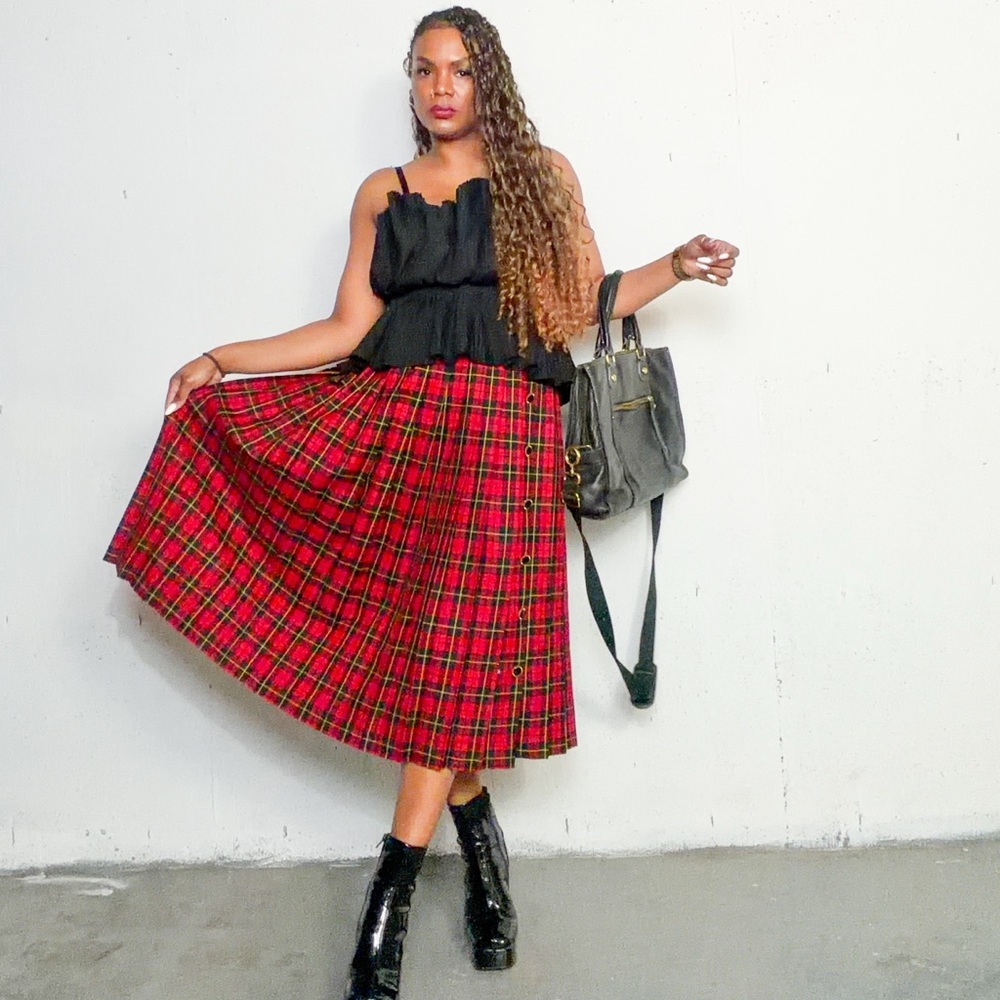 Vintage Havana Red Tartan Midi Skirt with Button Front, Fits 8